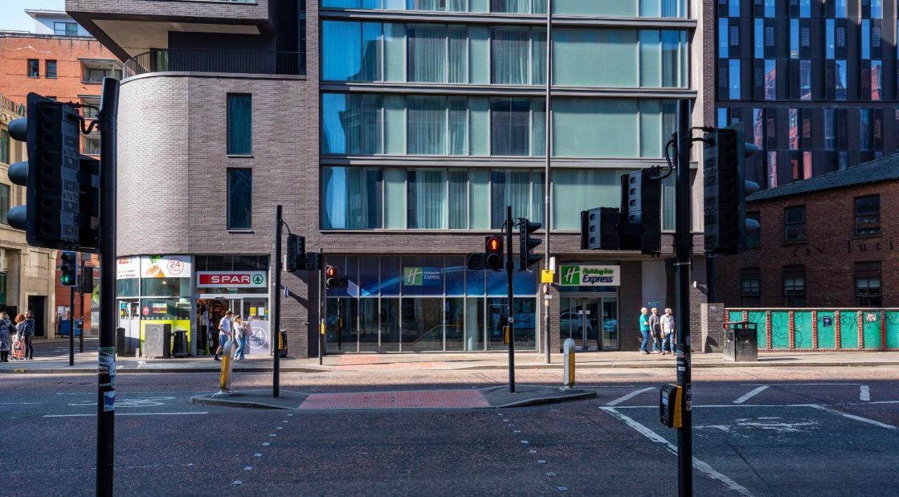 Holiday Inn Express Manchester City Centre By Ihg Bagian luar foto