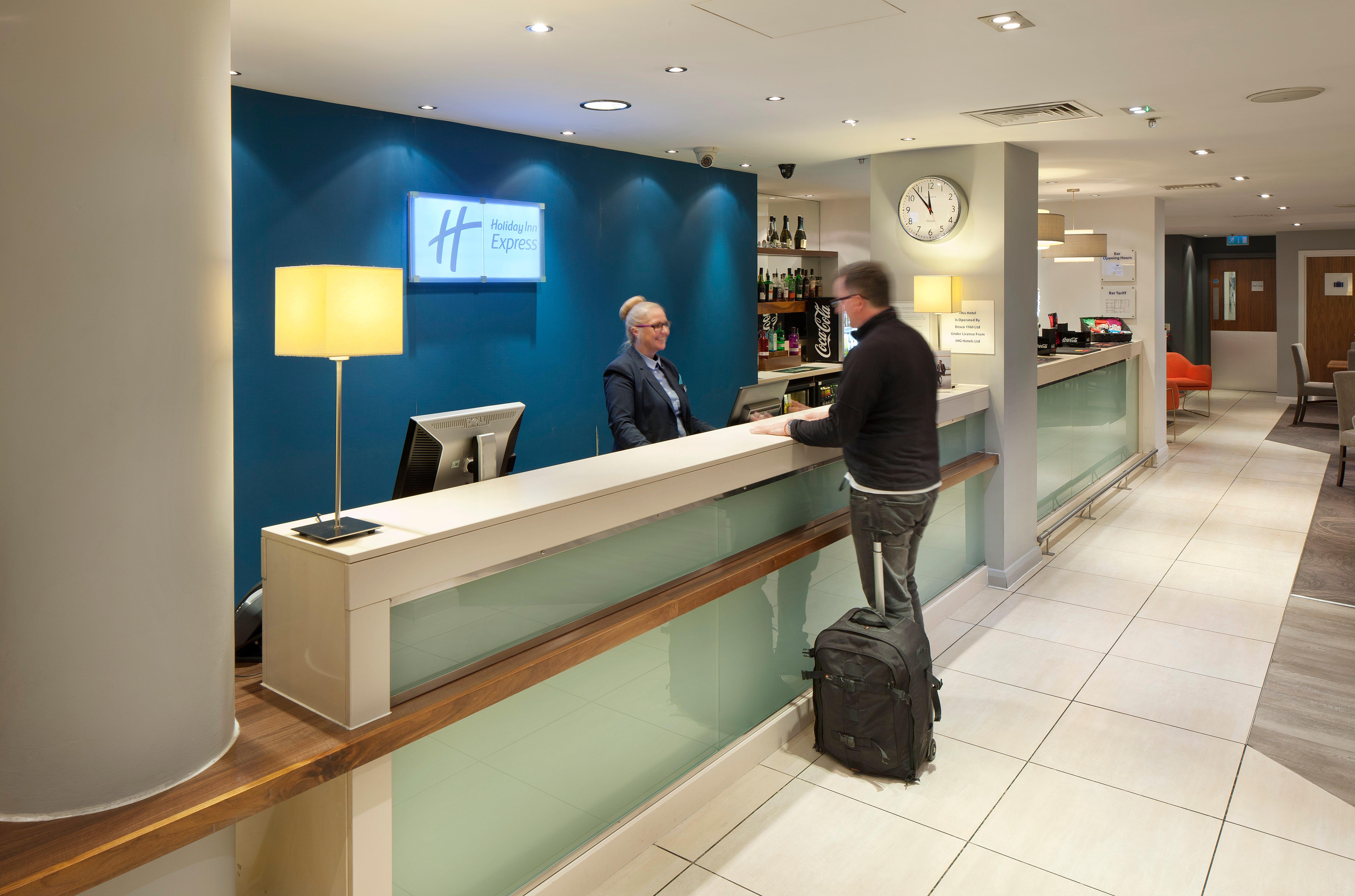 Holiday Inn Express Manchester City Centre By Ihg Bagian luar foto