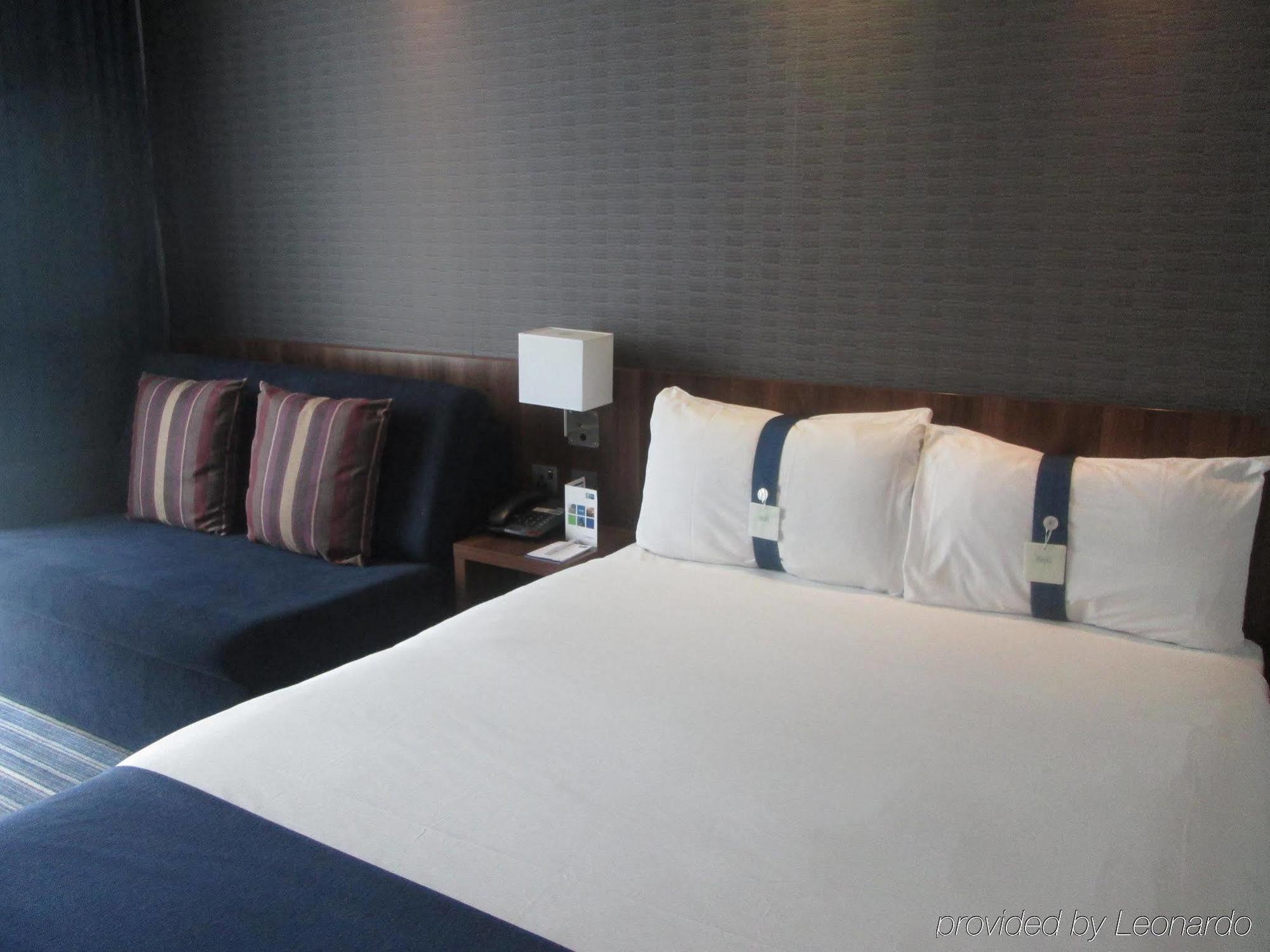 Holiday Inn Express Manchester City Centre By Ihg Bagian luar foto